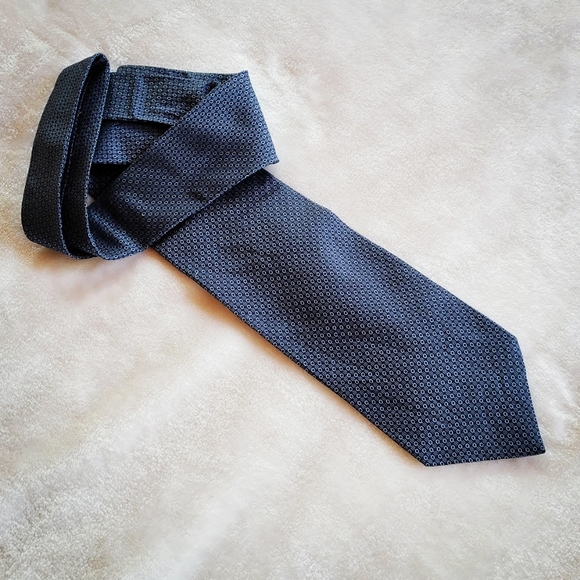 Vintage Gucci Geometric Tie - Picture 3 of 9